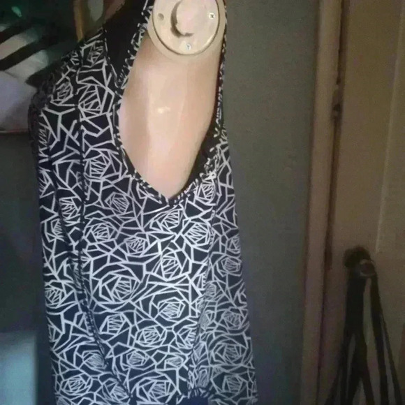 Lululemon  blouse - Picture 4 of 8